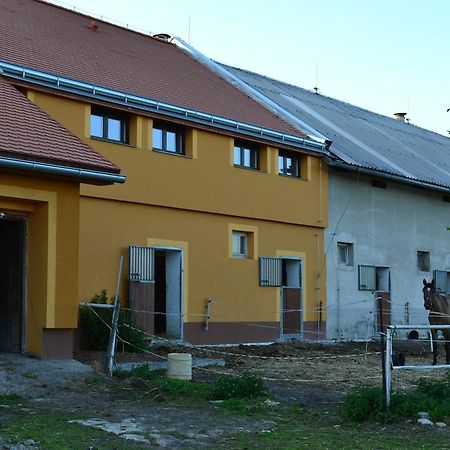 Penzion Eqilon Hotel Mělník Buitenkant foto