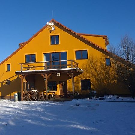 Penzion Eqilon Hotel Mělník Buitenkant foto
