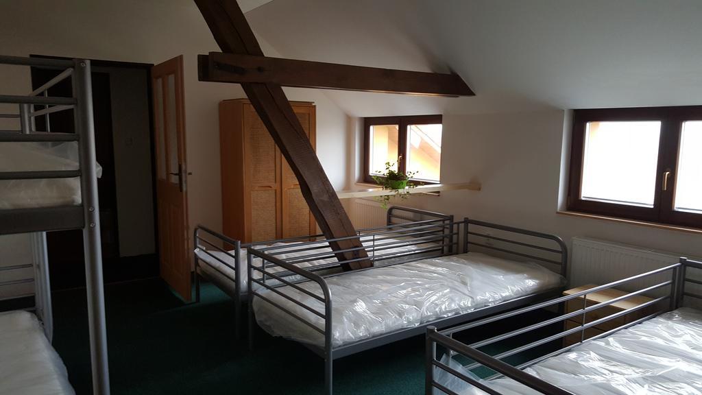 Penzion Eqilon Hotel Mělník Buitenkant foto