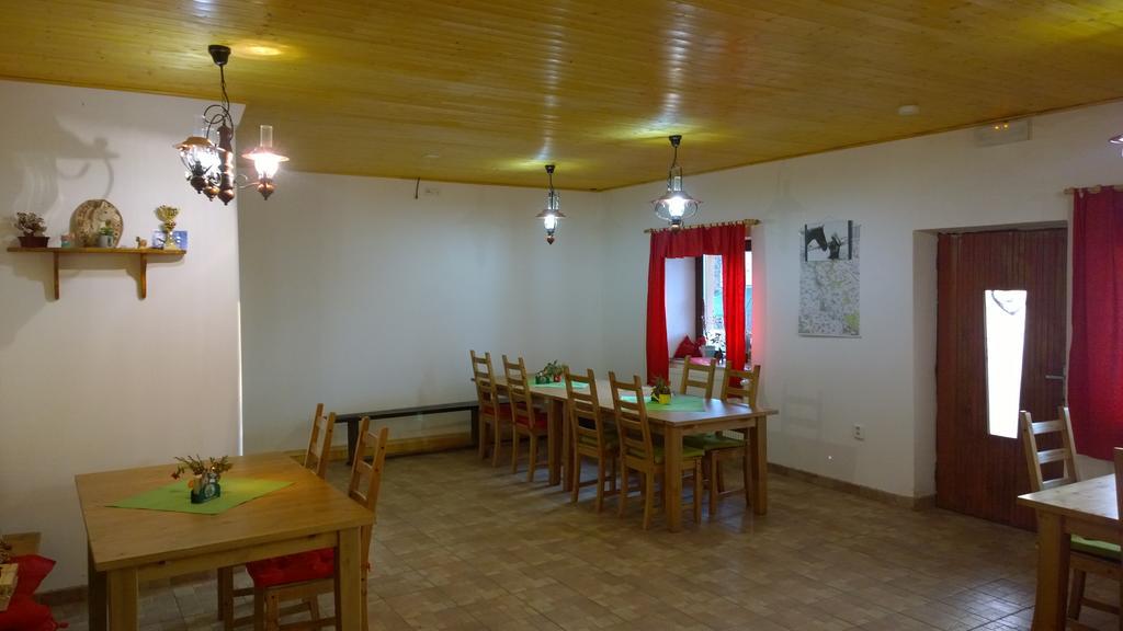 Penzion Eqilon Hotel Mělník Buitenkant foto